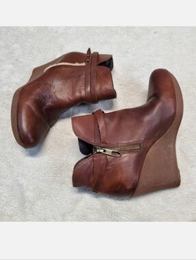 Ugg Brown Leather Wedge Ankle‎ Boot 7 Classic Capsule Luxury Boho Neutral